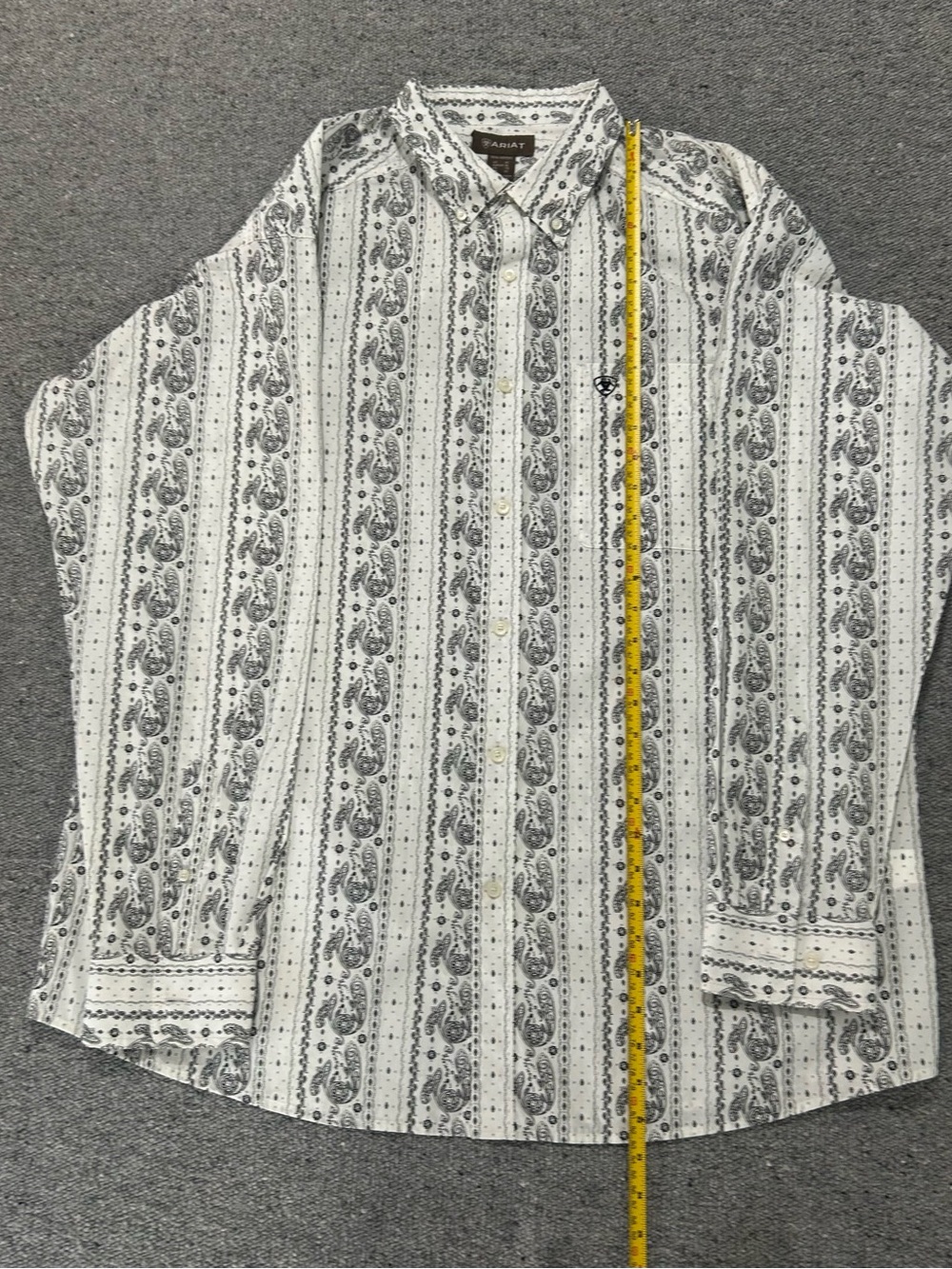 Ariat Men's White & black Paisley Button-Down Shirt